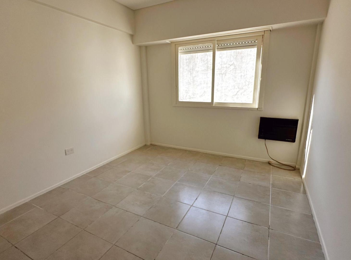 Foto de Departamento de 3 ambientes con terraza propia!, imagen 5