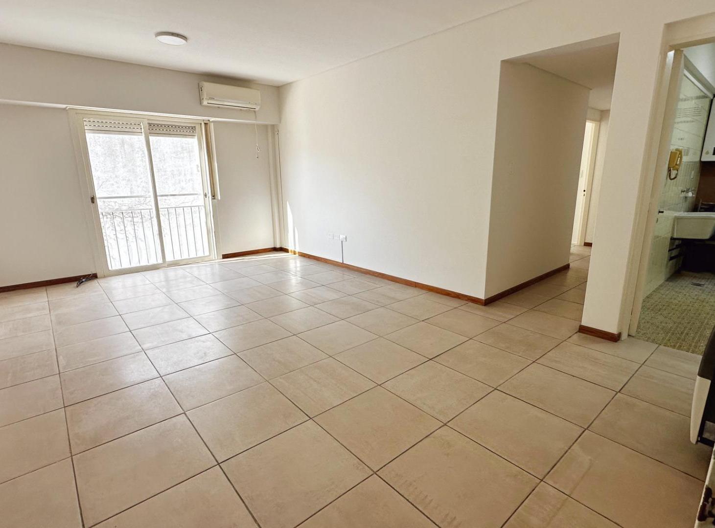 Foto de Departamento de 3 ambientes con terraza propia!, imagen 3