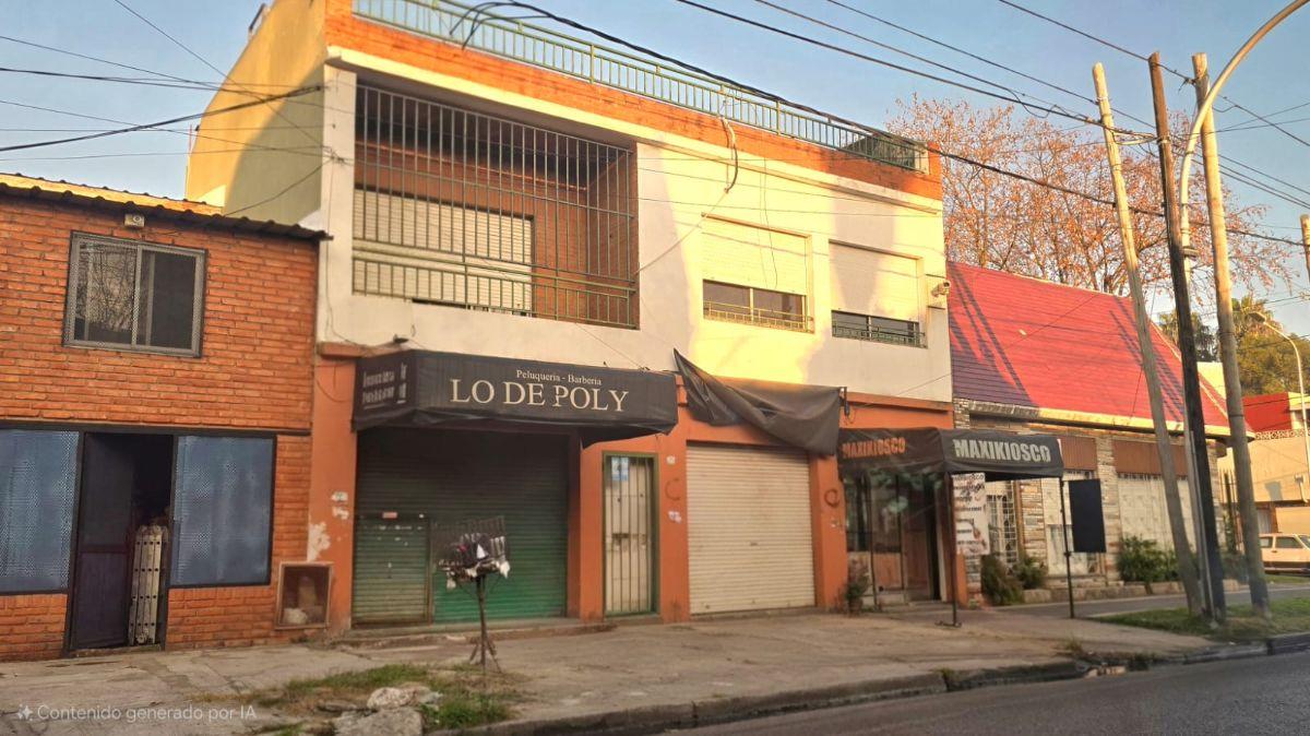 Casa de 4 Ambientes con 2 Locales Comerciales y Cochera
