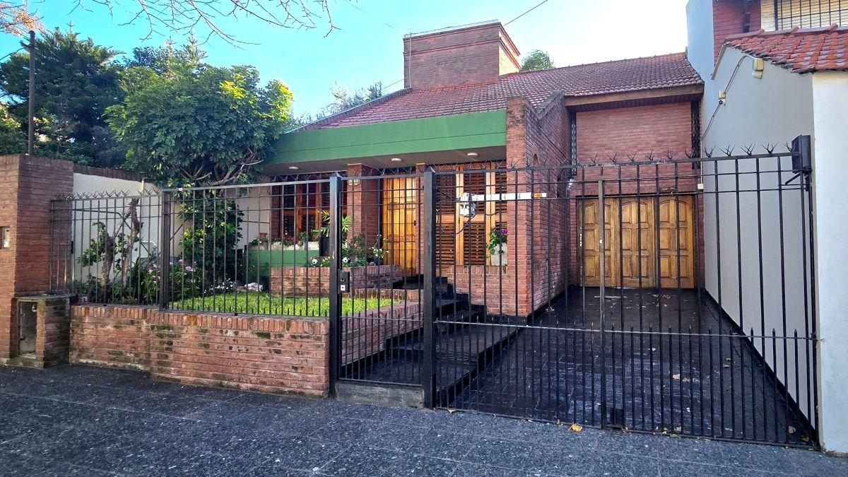 Casa 4 Amb con Garaje - Parque y Quincho. Apto Crédito