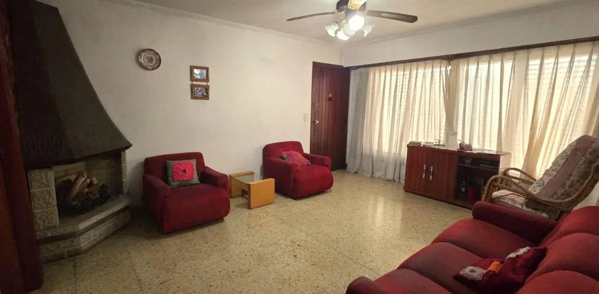 Casa 3 ambientes con Garaje pasante y Quincho 4