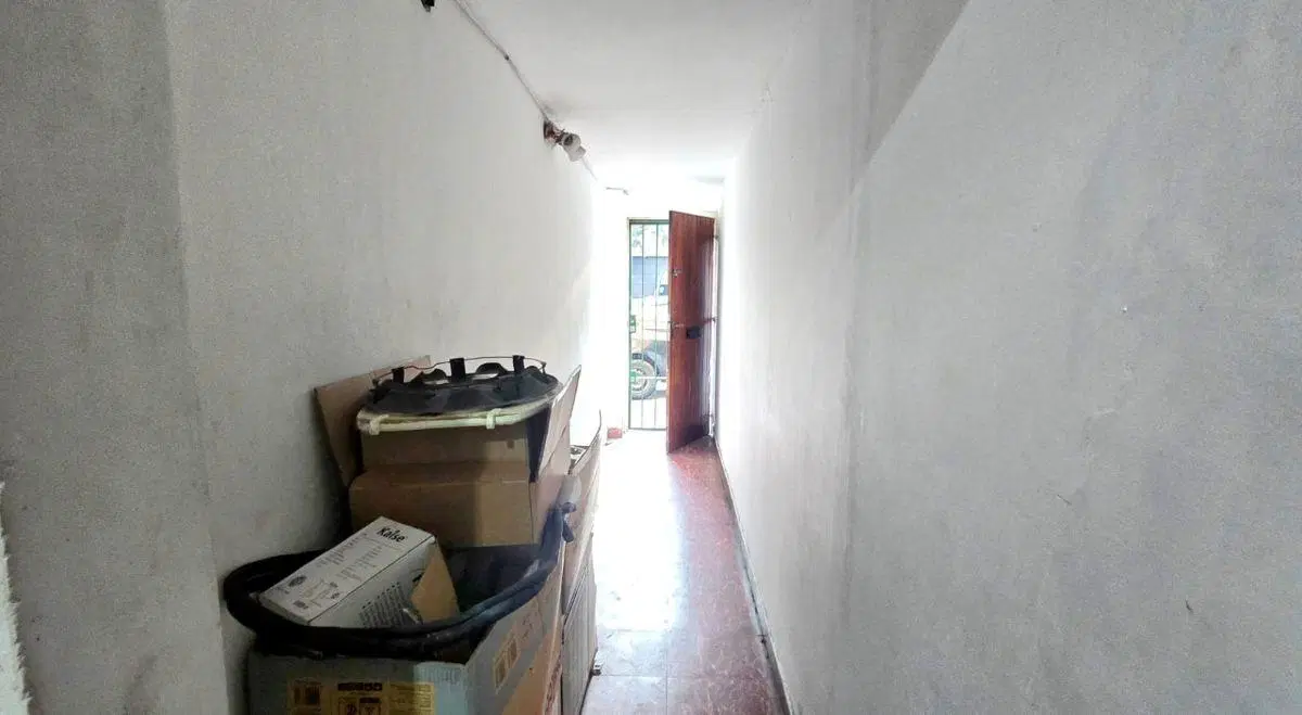 Casa de 4 Ambientes con 2 Locales Comerciales y Cochera OPORTUNIDAD 3