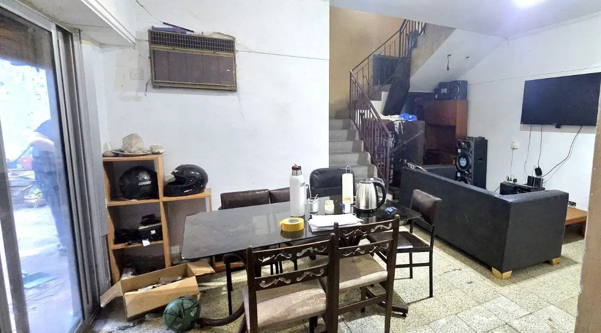 Casa de 4 Ambientes con 2 Locales Comerciales y Cochera OPORTUNIDAD 2