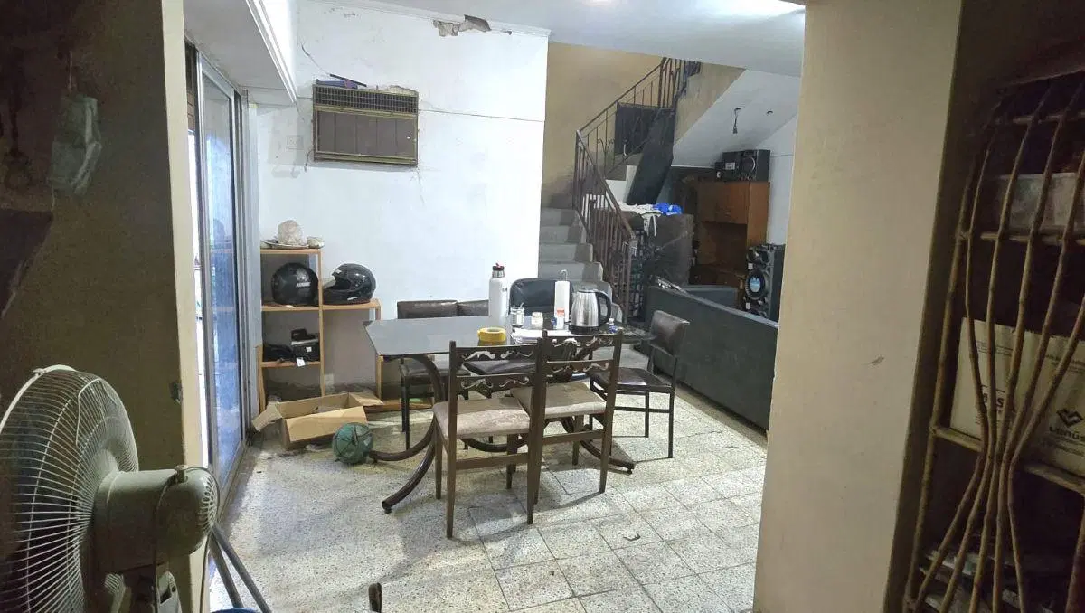 Casa de 4 Ambientes con 2 Locales Comerciales y Cochera OPORTUNIDAD 5