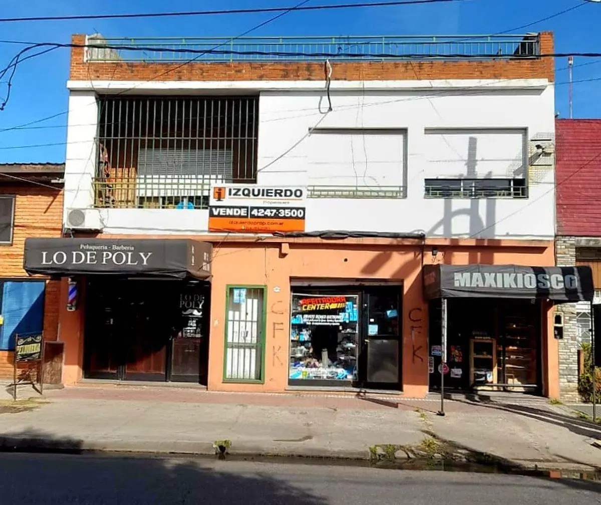 Casa de 4 Ambientes con 2 Locales Comerciales y Cochera OPORTUNIDAD 1