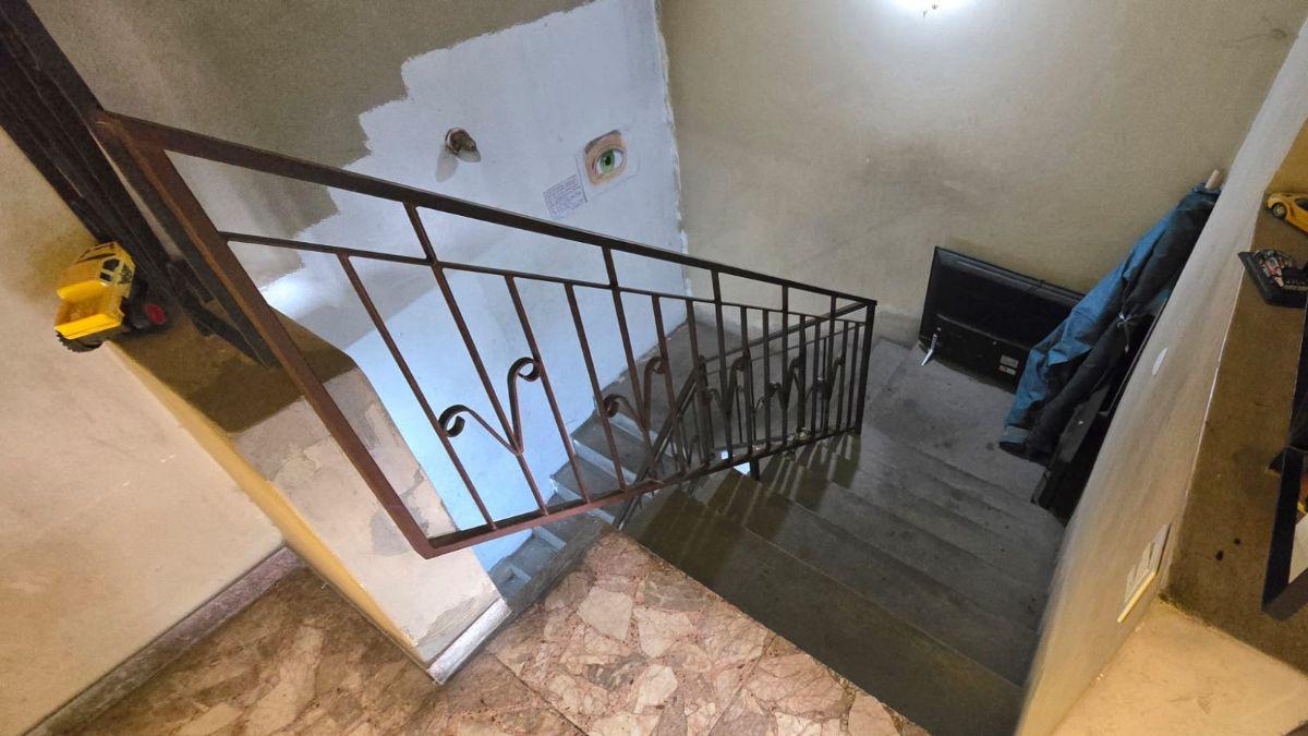 Foto de 2 Locales Comerciales - Casa 4 amb y Cochera en Block, imagen 3