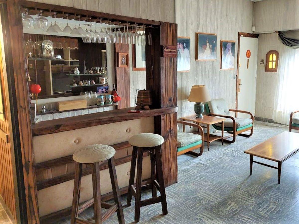 Foto de Casa con Parque - Quincho y Garaje - 5 Ambientes - Oportunidad - Apto, imagen 2