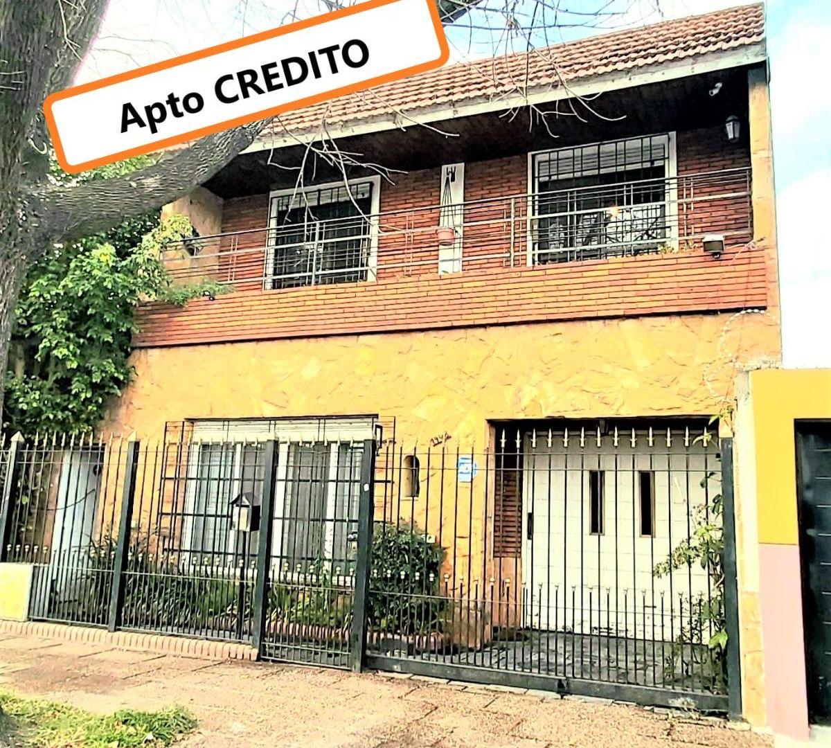 Foto de Casa con Parque - Quincho y Garaje - 5 Ambientes - Oportunidad - Apto, imagen 1