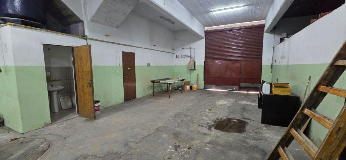 Foto de Excelente Galpón y Departamento de 3 Amb. en Blok "Oportunidad", imagen 5