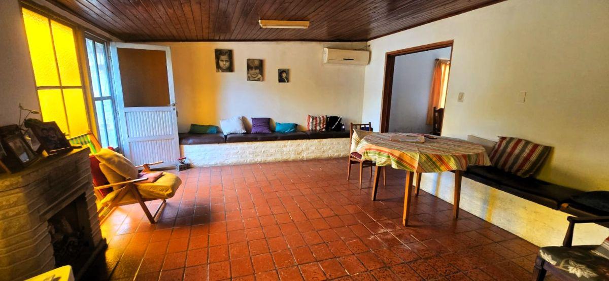 Foto de Casa de 4 Ambientes con Garaje Pasante y Fondo Libre - NUEVO PRECIO, imagen 2