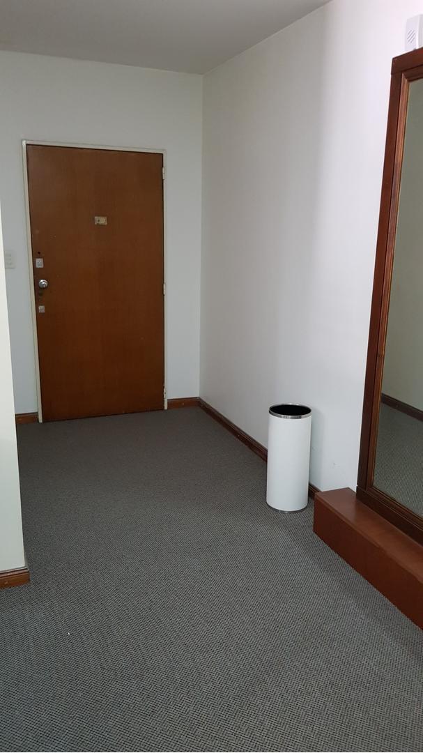 Oficina de 38 m² C/baño Propio, Piso Alto, Luz 2