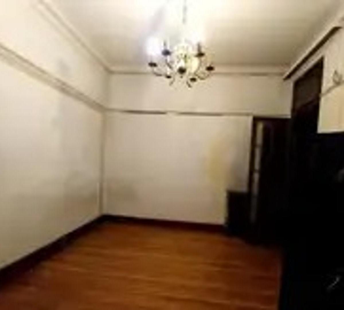 Excelente Semipiso de Época en Venta 5