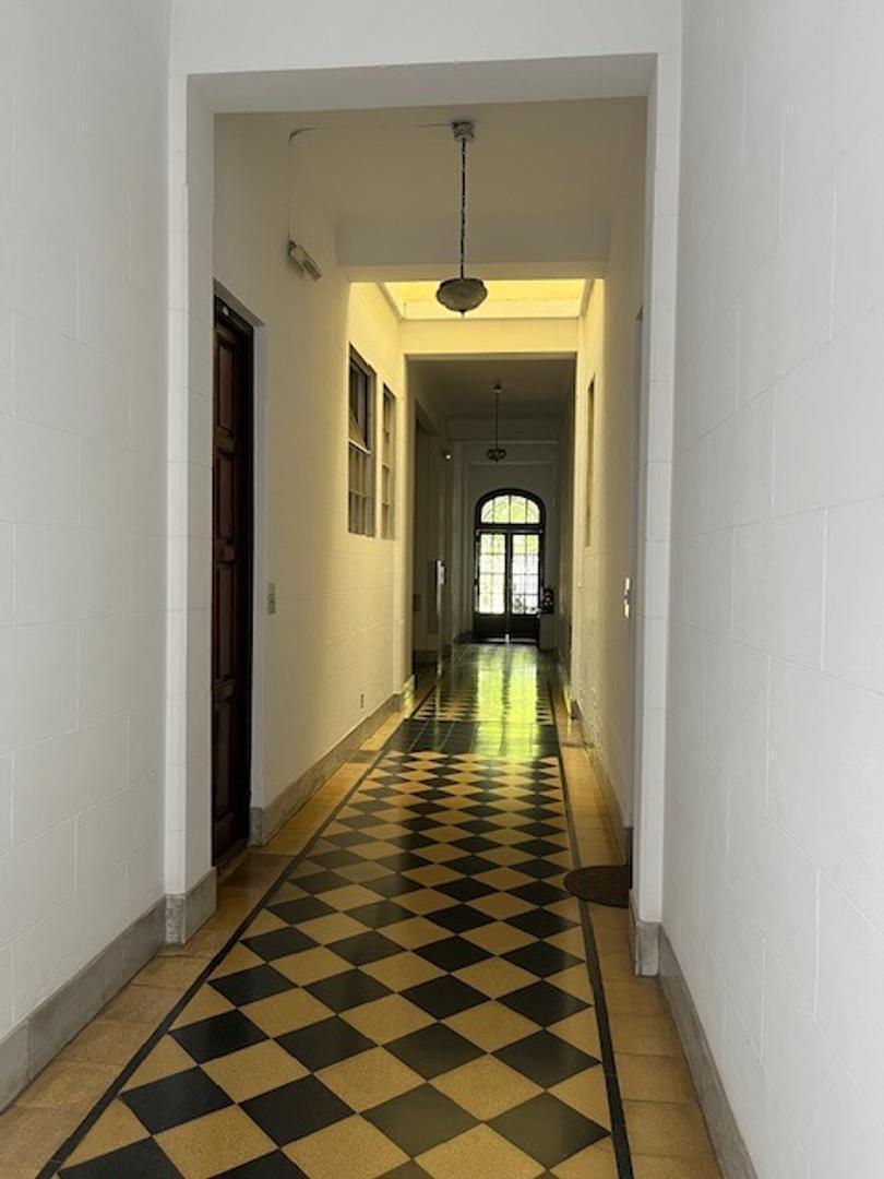 Amplio Departamento de 4 Ambientes. Muchas Luz 4