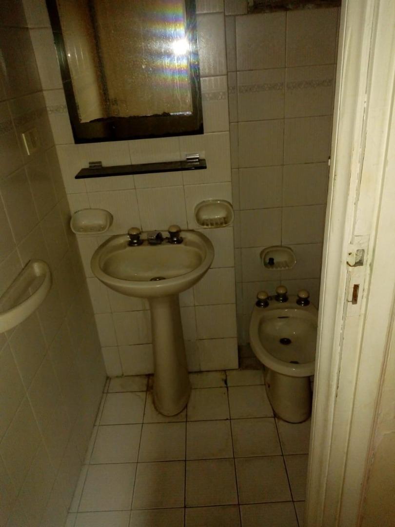 Departamento Apto Profesional C/balcón Frente a Plaza Roma 3