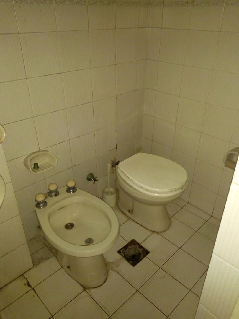Departamento Apto Profesional C/balcón Frente a Plaza Roma 4