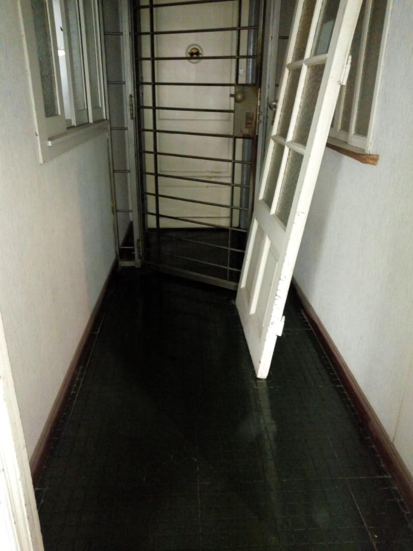 Departamento Apto Profesional C/balcón Frente a Plaza Roma 2