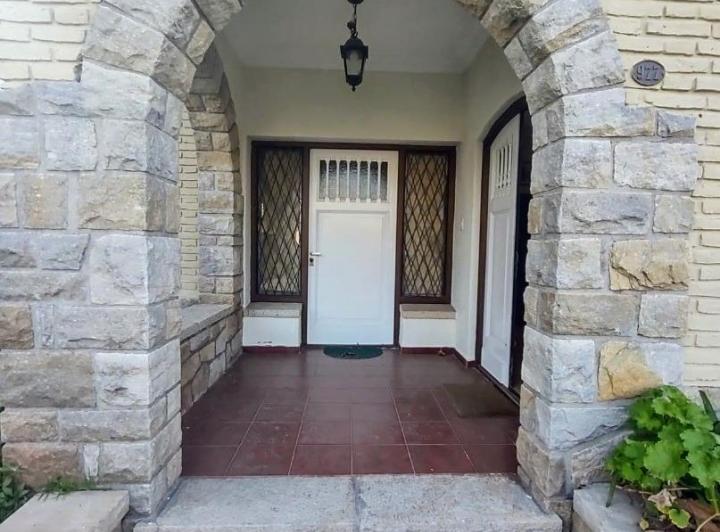 Casa en venta en Miramar centro gran jardin quincho 3