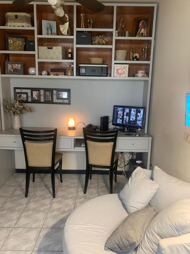 Foto de Piso 4 ambientes, cochera y baulera - IMPECABLE, imagen 2