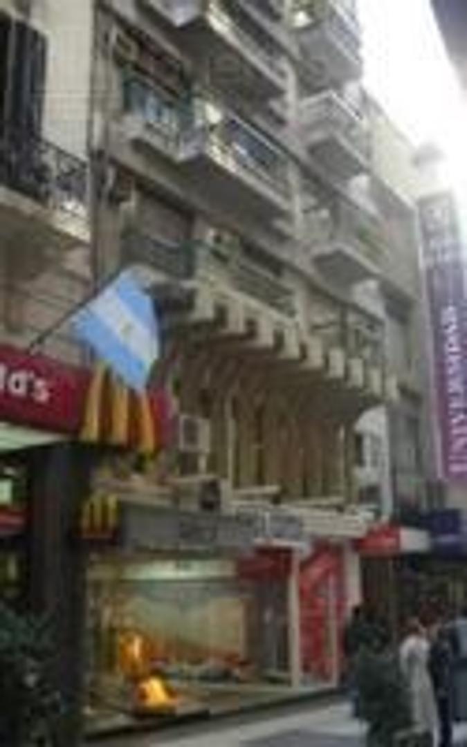Foto de Amplio local en galería, Plaza San Martín, imagen 1