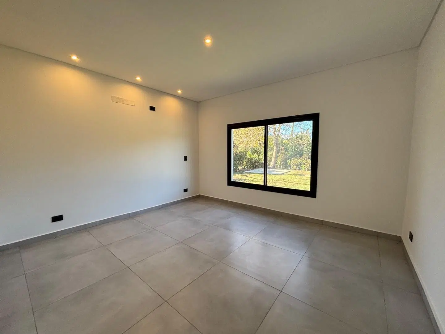 Casa a la venta con pileta a estrenar, B.San Matías, Escobar 2