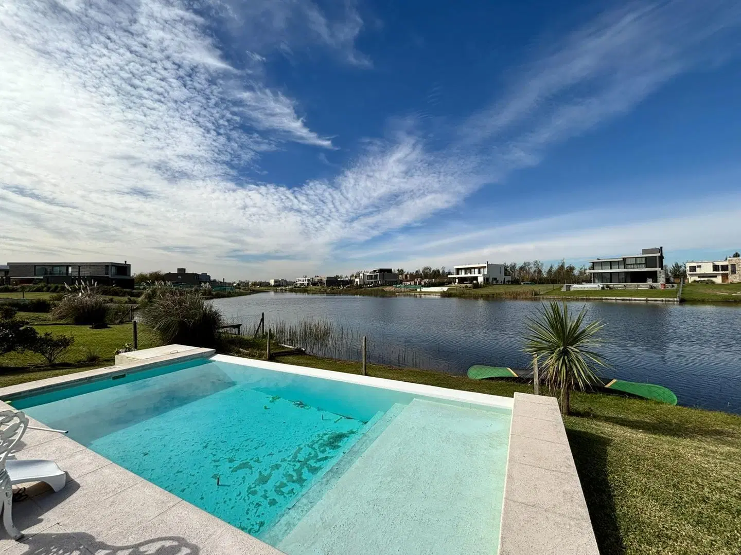 Casa en alq anual al agua con pileta Barrio El Naudir 3