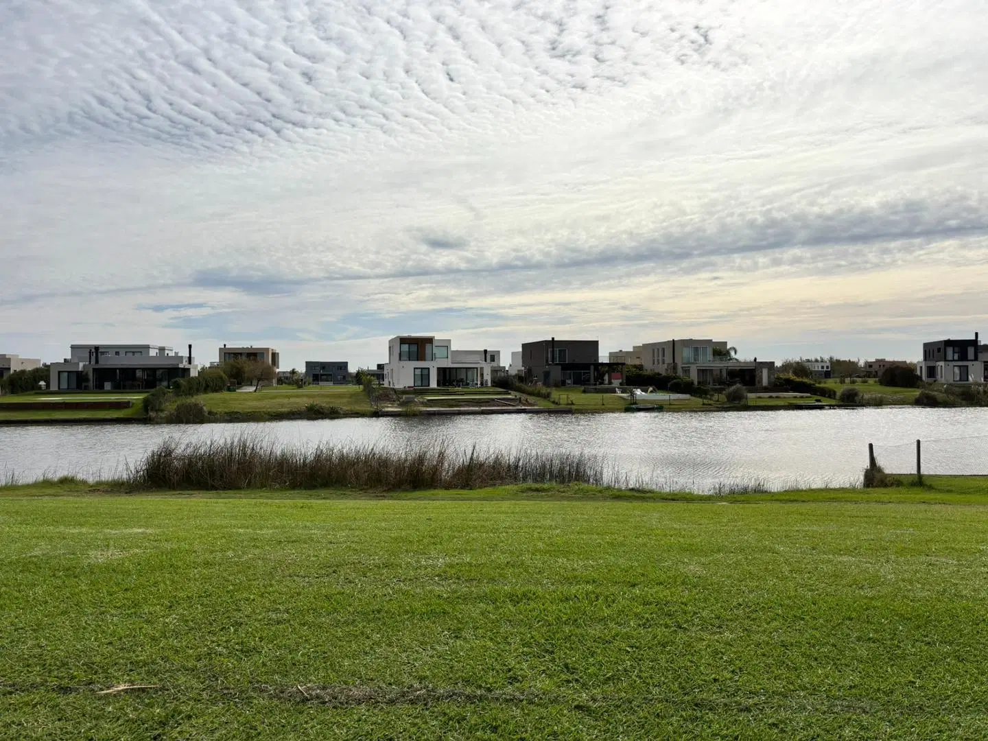 Lote venta Escobar a la laguna Barrio náutico El Naudir 3