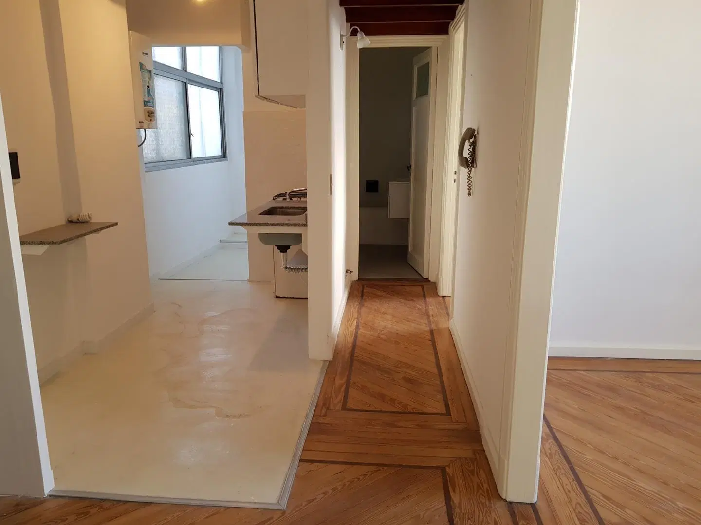 Amplio 2 ambientes reciclado; APTO PROFESIONAL 4