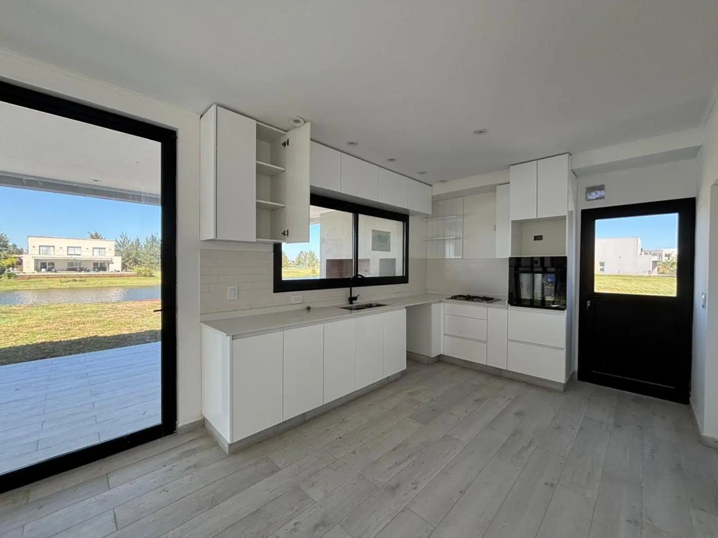 Casa en Venta a la laguna en Barrio El Naudir, Escobar 5