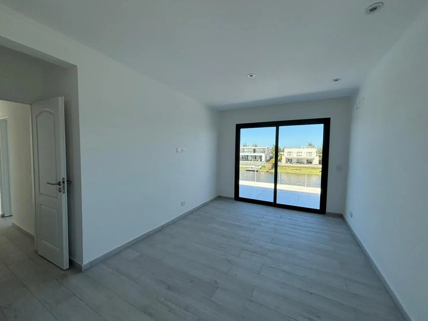Casa en Venta a la laguna en Barrio El Naudir, Escobar 2