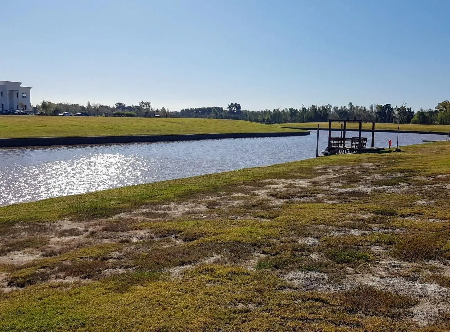 Lote al rio de 900m2 en venta en B° náutico El Naudir. 4