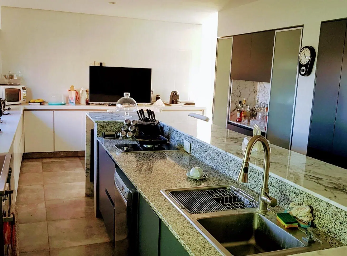 Casa de 440m2 al Golf en venta con pileta. B.Golf, El Cantón 5