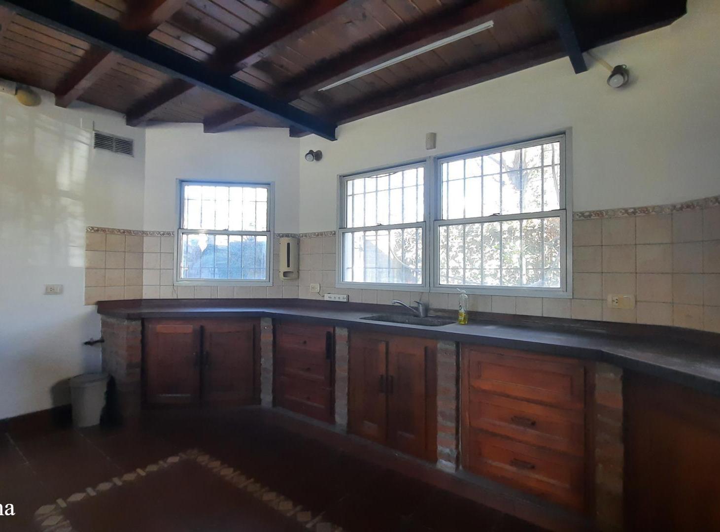 Foto de Casa 5 ambientes de dos plantas en venta Del Viso, Pilar, imagen 2