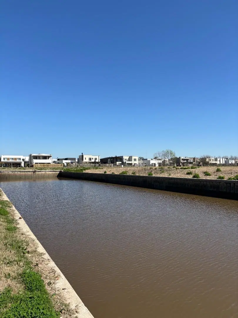 Lote al rio 720m2 en venta en el Barrio Náutico Villanueva 5