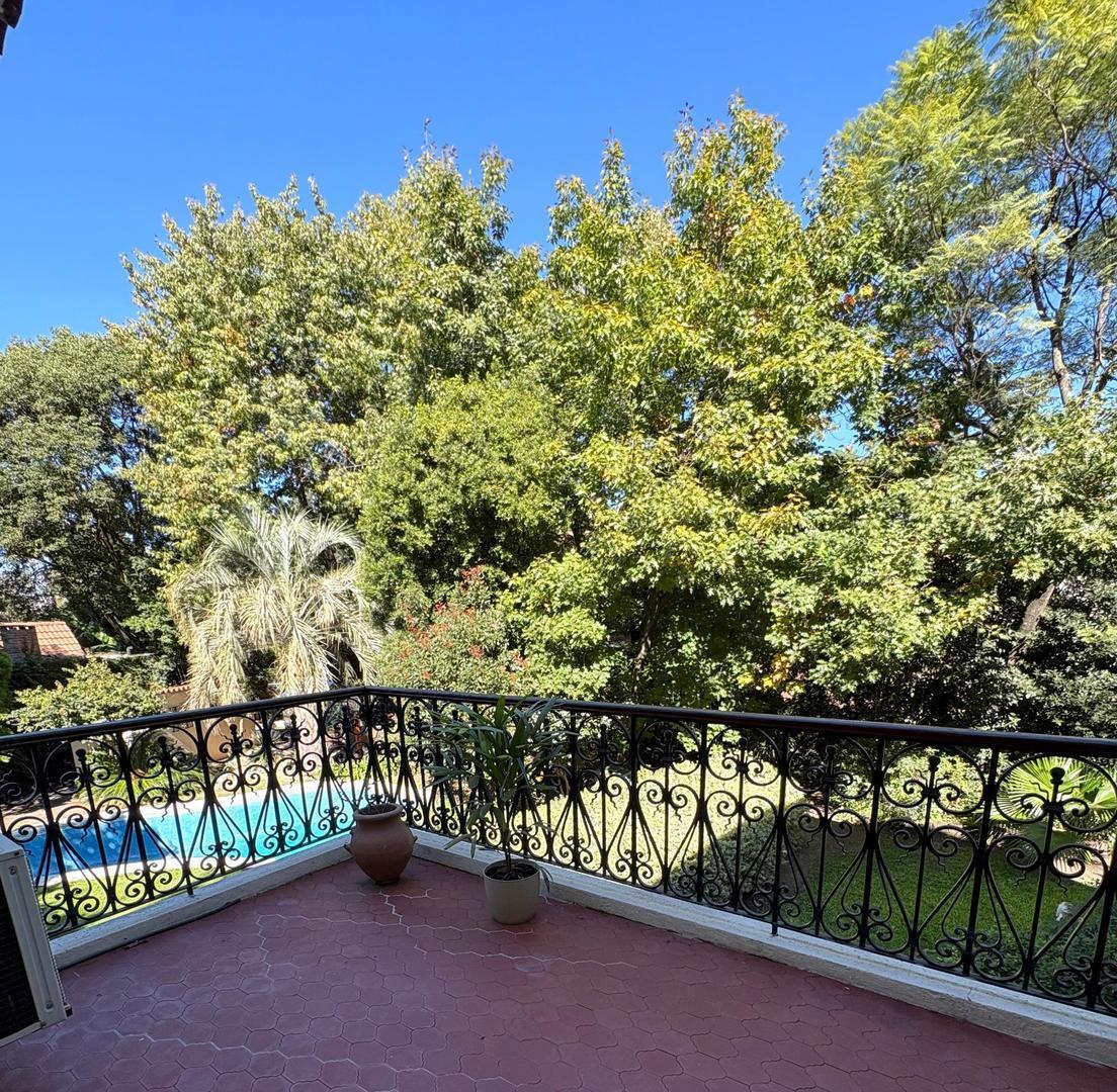 Foto de Gran casa en venta en lomas de San Isidro sobre lote 1224m2, imagen 1