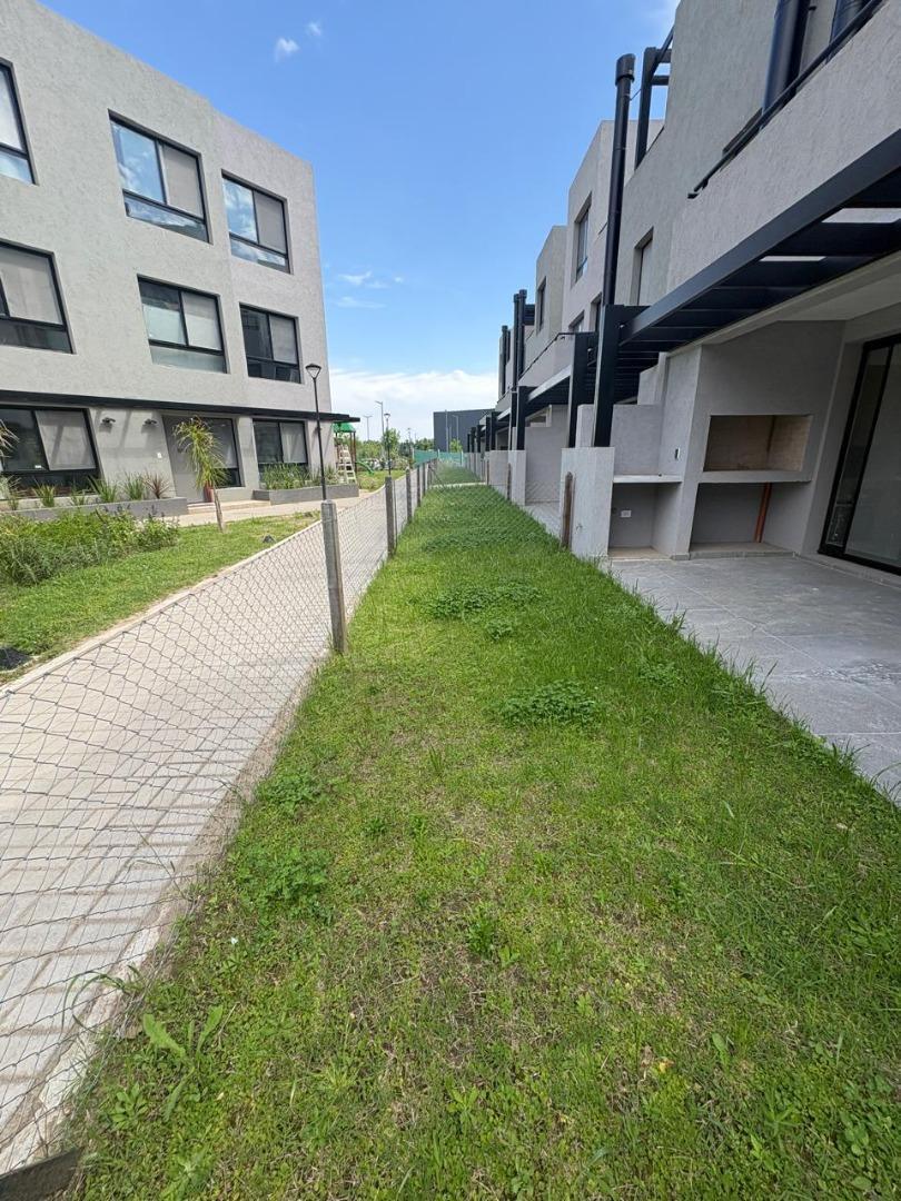 Foto de Duplex PB venta, Kiri TH Nordelta pileta jardin, imagen 1