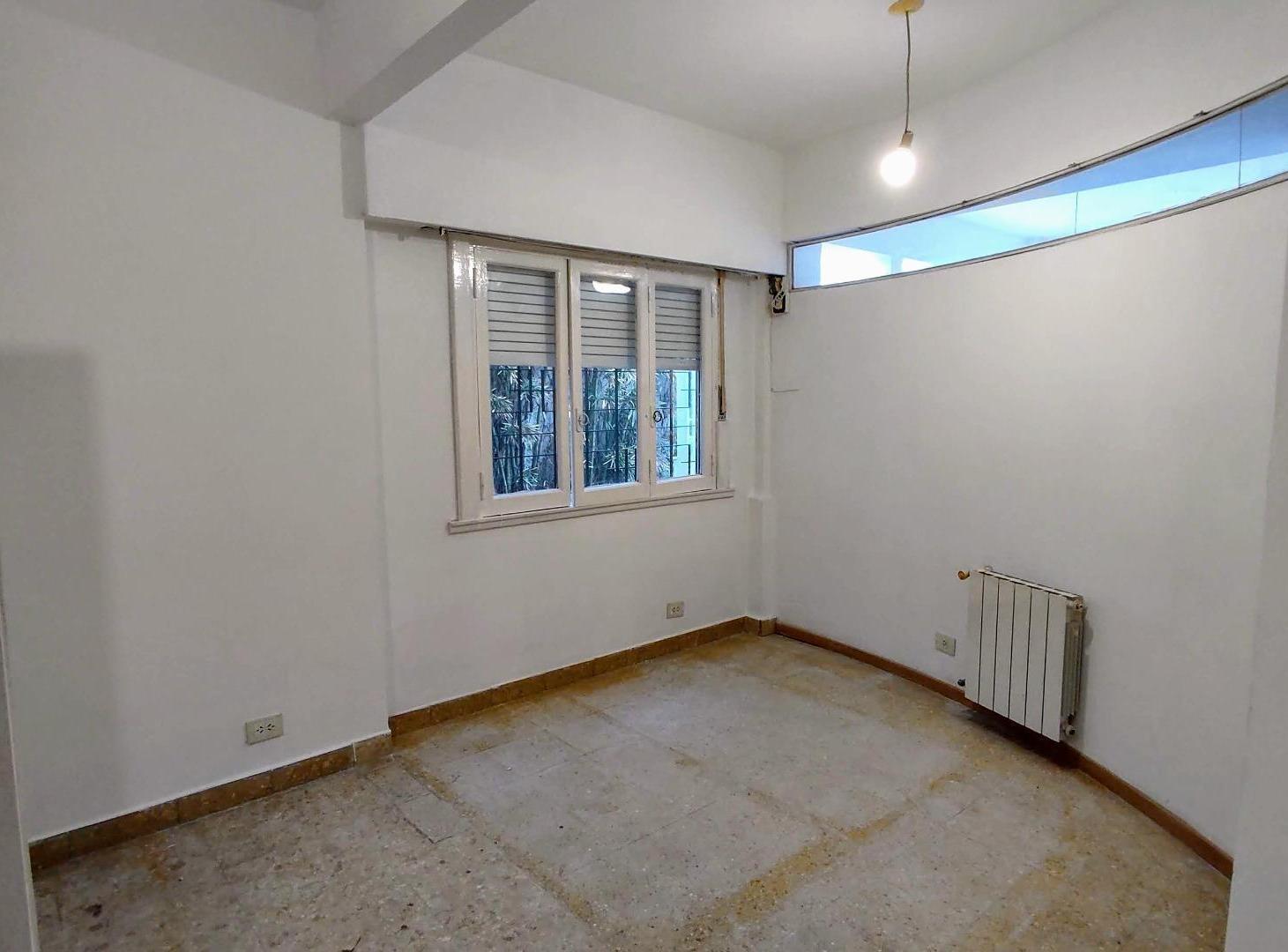 Foto de Casa PH en alquiler con jardin Olivos Vte Lopez c/cochera, imagen 2