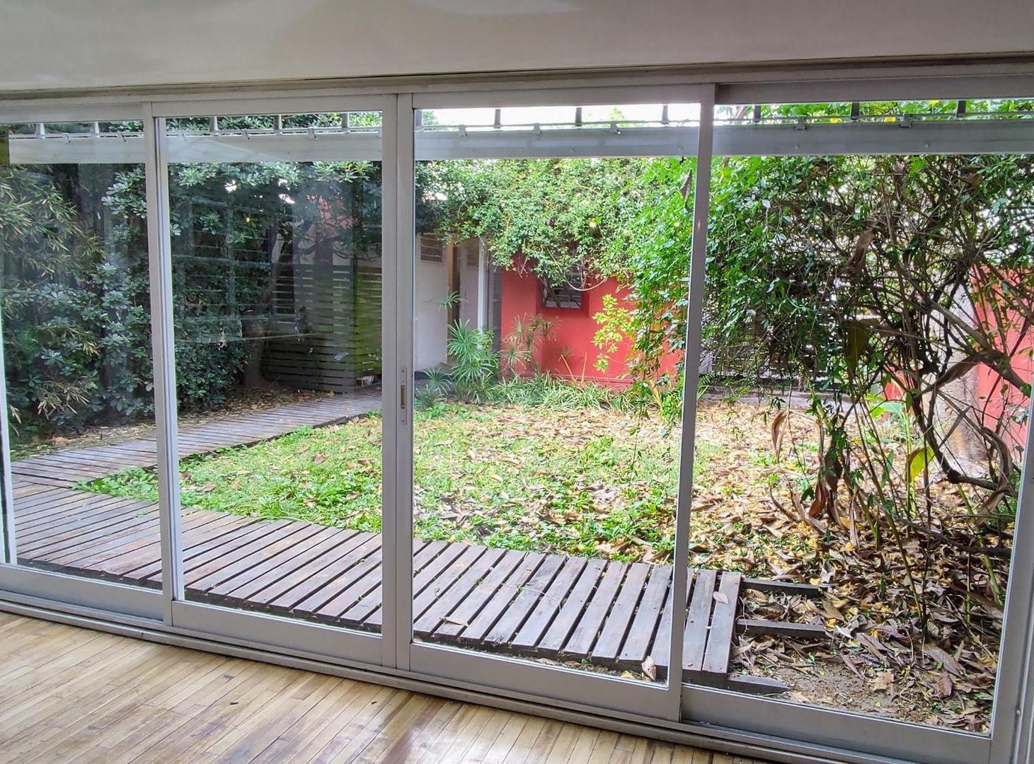 Foto de Casa PH en alquiler con jardin Olivos Vte Lopez c/cochera, imagen 4