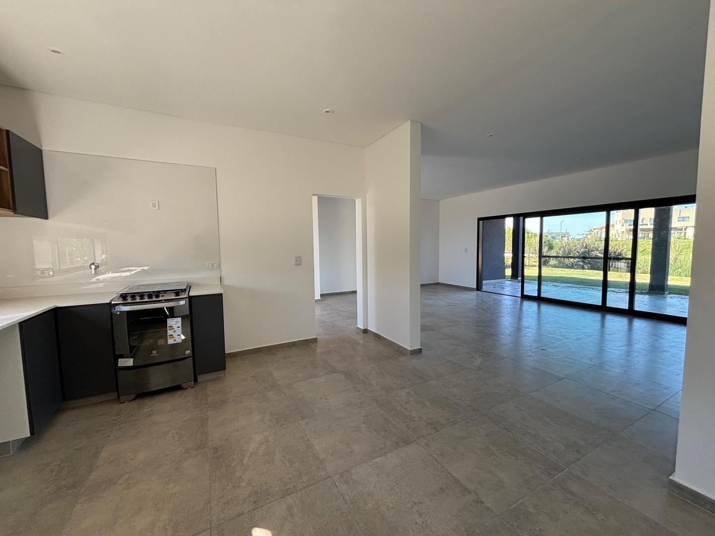 Foto de Casa en venta a la laguna a estrenar en B. Norte, El Cantón., imagen 3