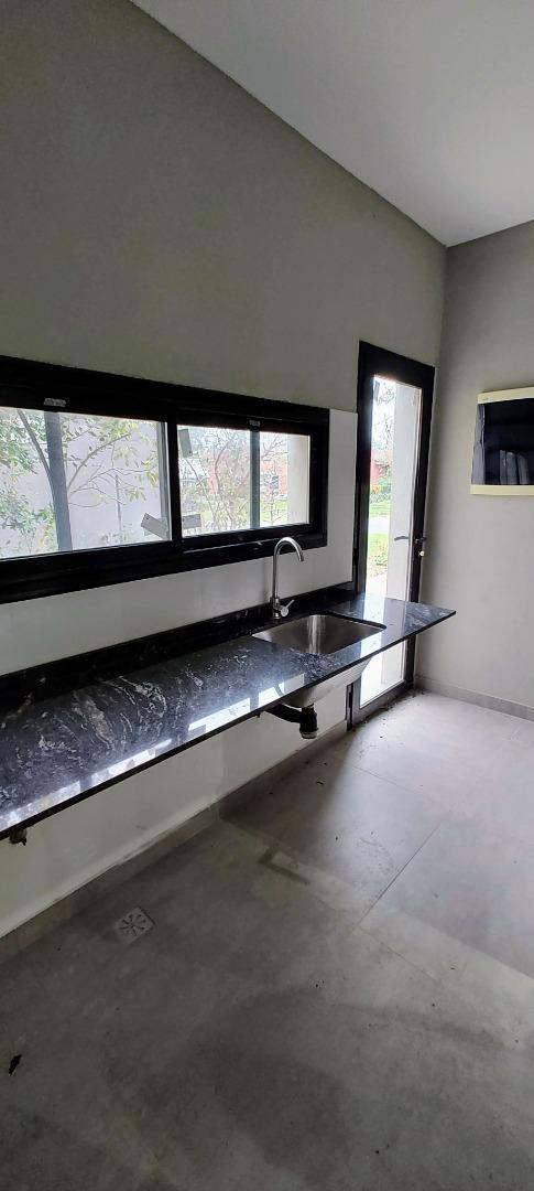 Foto de Casa en venta estrenar en lote arbolado en Bº San Matías, A4, imagen 3