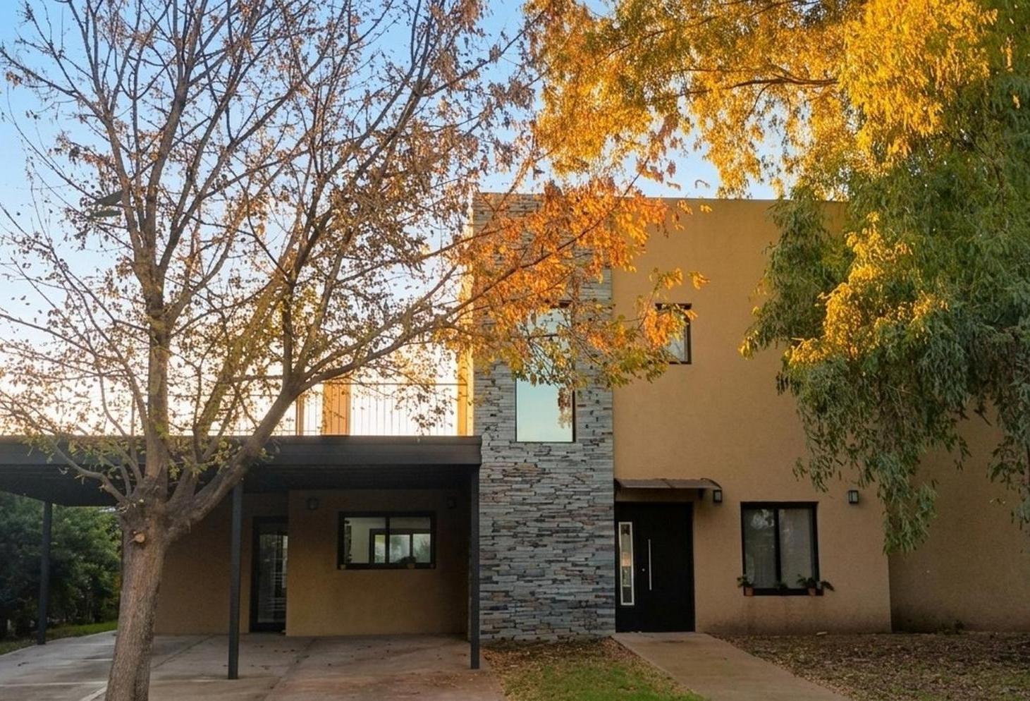 Foto de Casa en alquiler en B° Los Eucaliptus Haras de Santa Maria, imagen 2