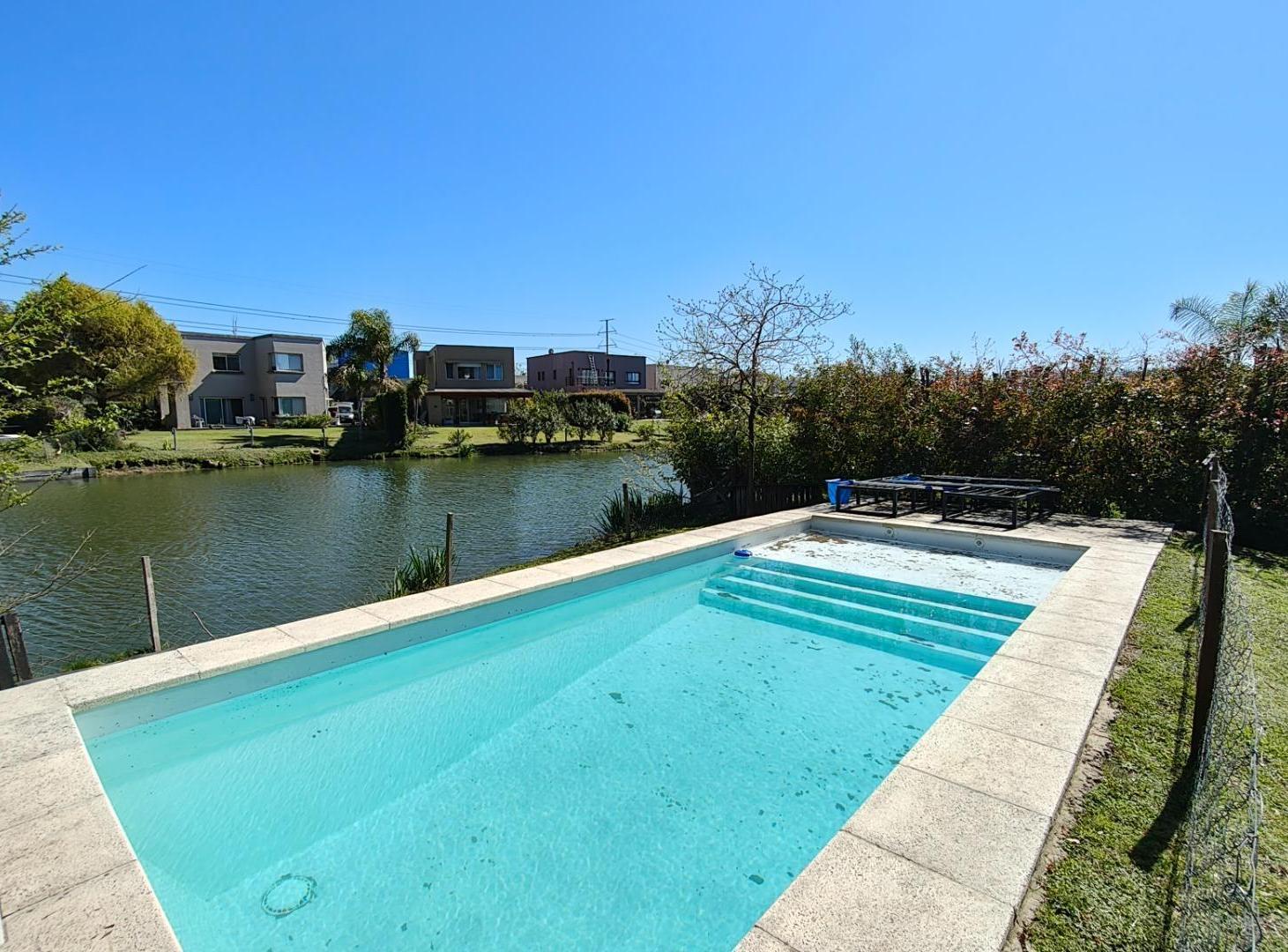 Foto de Casa en Alquiler al agua c/pileta Barrancas Sta Maria, Tigre, imagen 2