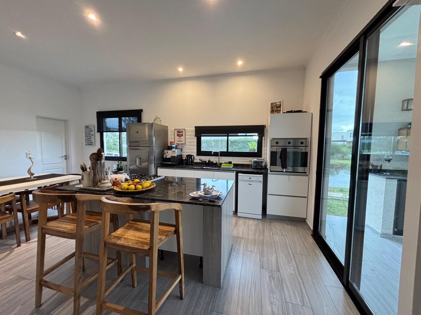 Foto de Casa en venta en una planta en B. El Naudir, Escobar., imagen 2