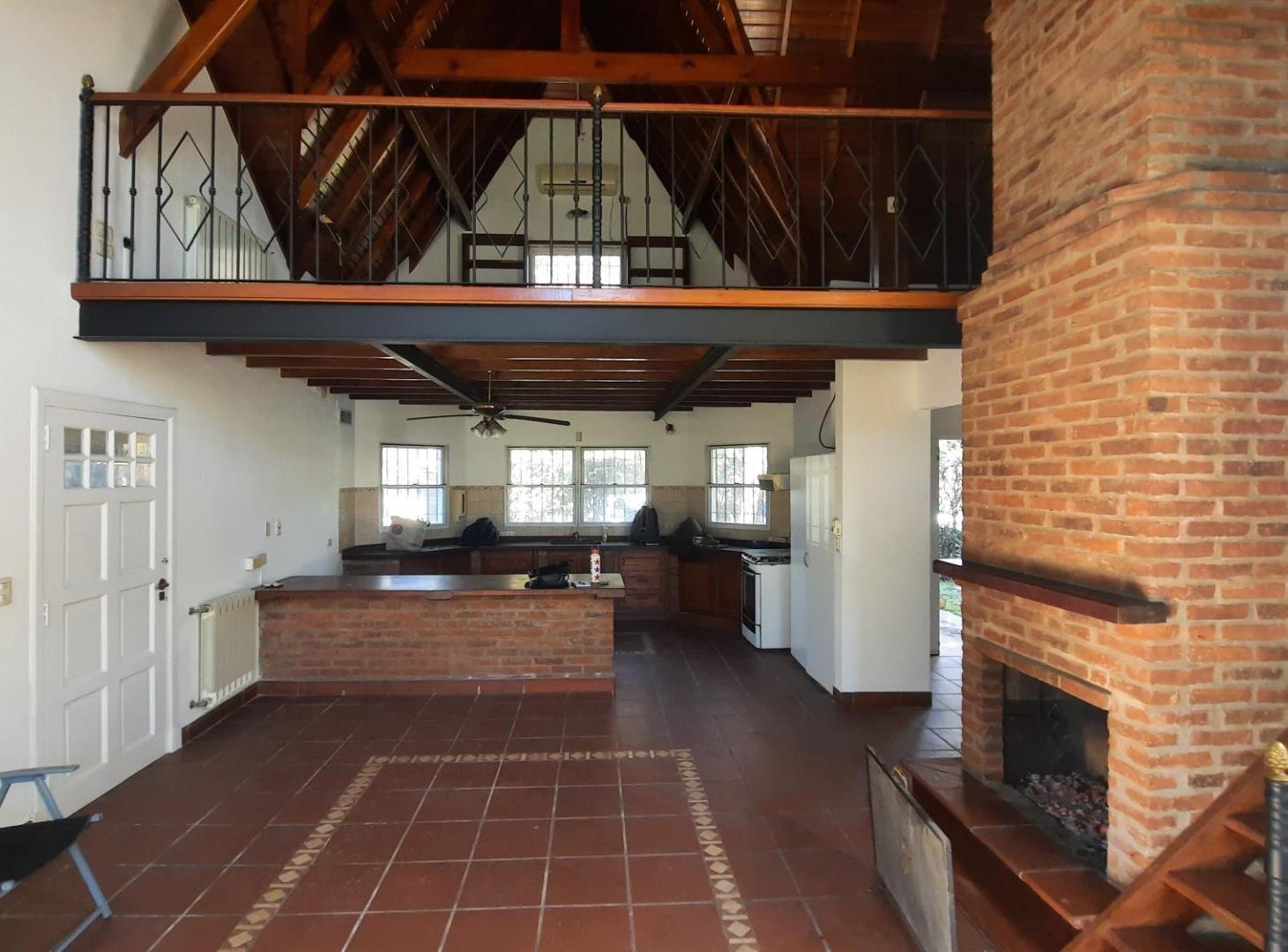 Foto de Casa Quinta de dos plantas en venta Del Viso, Pilar, imagen 2