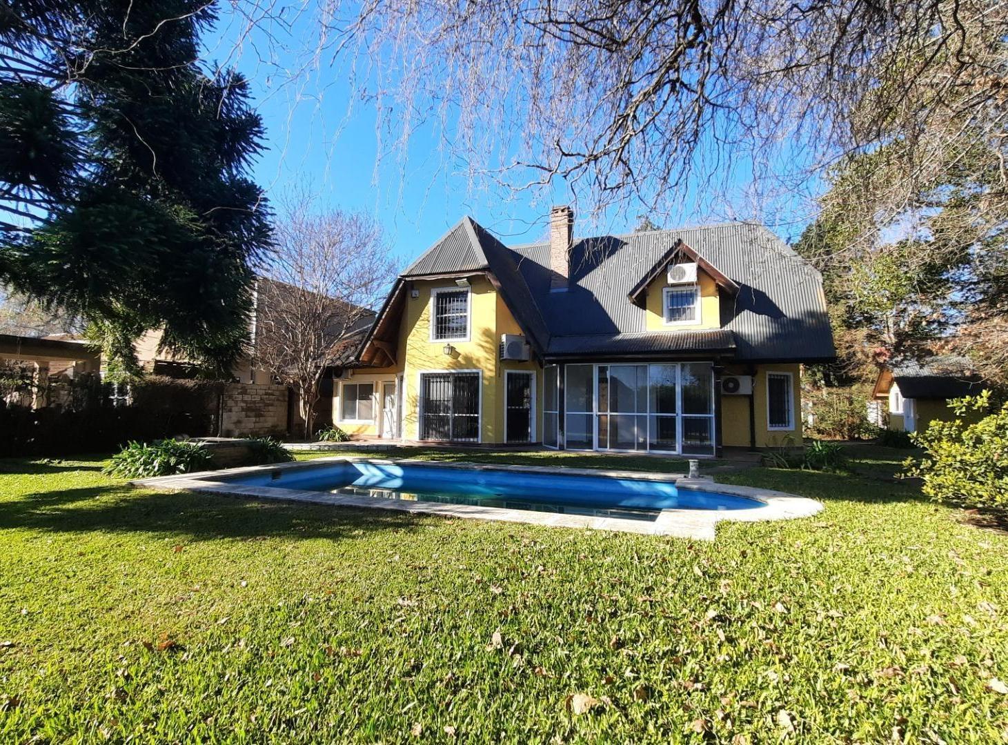Foto de Casa Quinta de dos plantas en venta Del Viso, Pilar, imagen 1