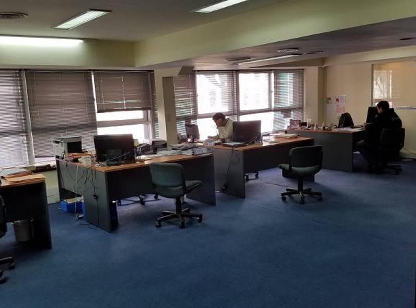 Foto de Amplias oficinas al frente + 2 cocheras fijas y cubiertas, imagen 5