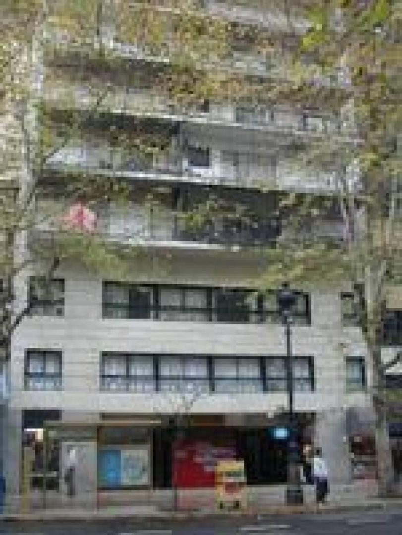 Foto de Amplias oficinas al frente + 2 cocheras fijas y cubiertas, imagen 3