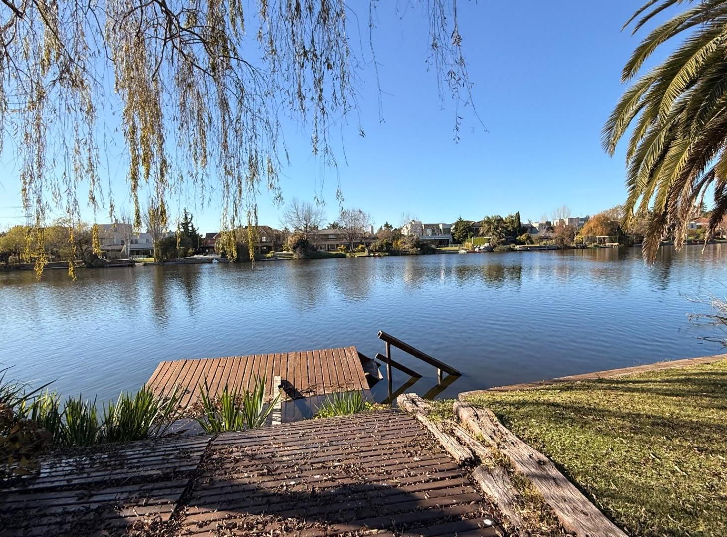 Foto de Casa en una sola planta a la laguna en venta, B. Los Ombúes, imagen 5