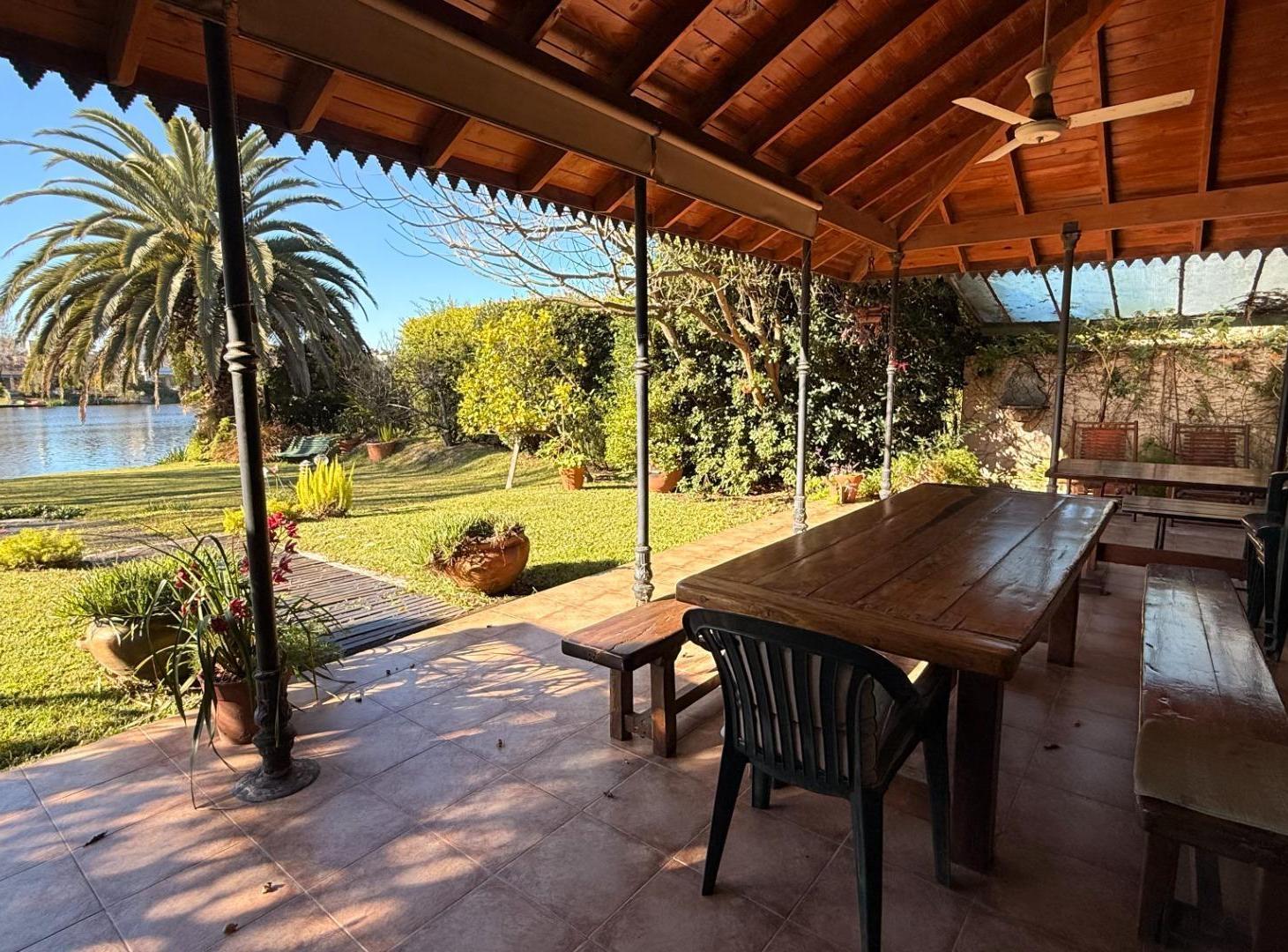 Foto de Casa en una sola planta a la laguna en venta, B. Los Ombúes, imagen 3