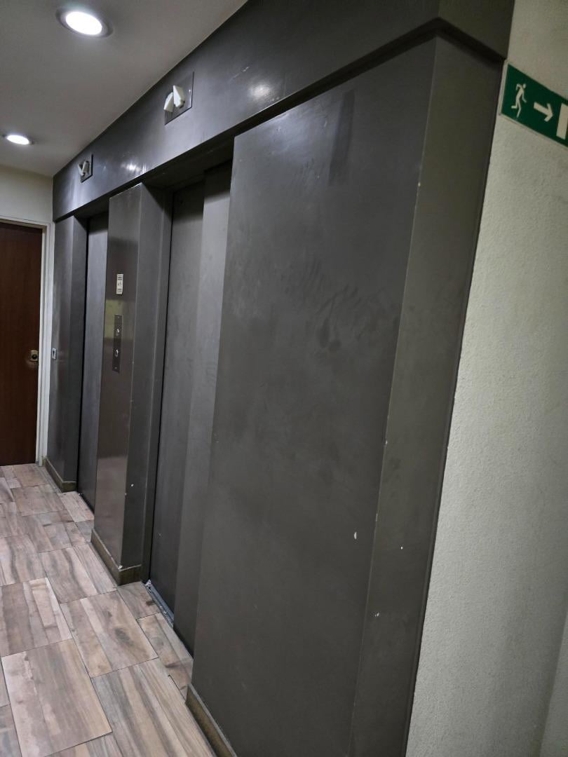 Foto de Oficinas recicladas con una cochera, piso alto, imagen 4