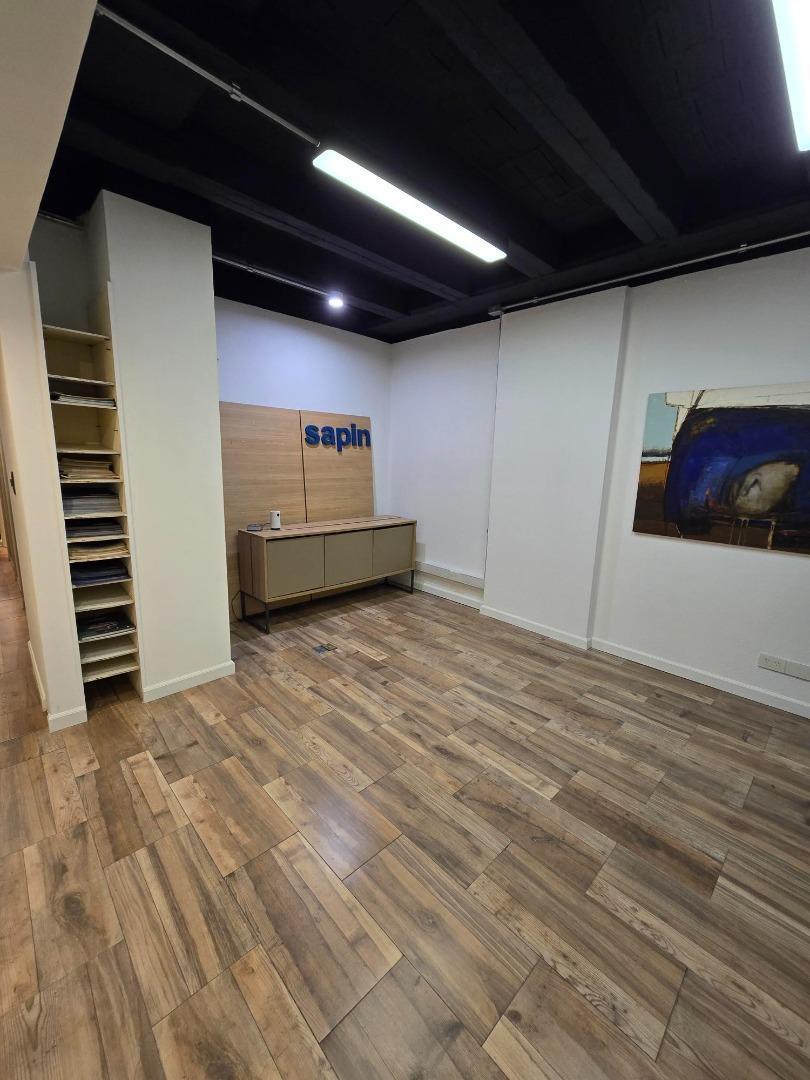 Foto de Oficinas recicladas con una cochera, piso alto, imagen 3